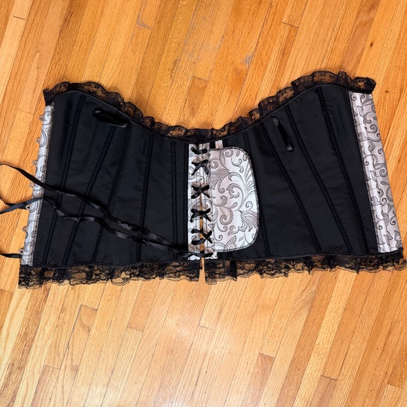 Silver & Black Lace Corset Top - Picture 10 of 11